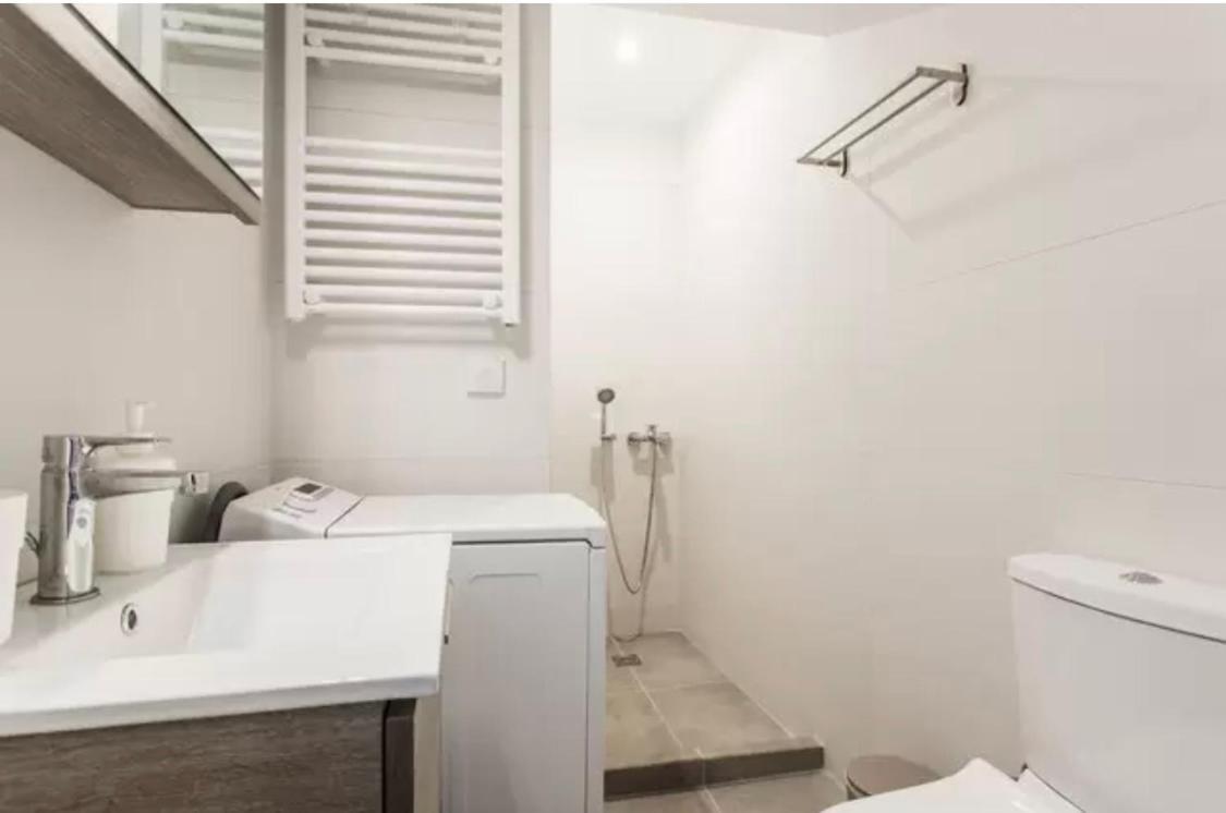 Colorful Apartment In أثينا المظهر الخارجي الصورة